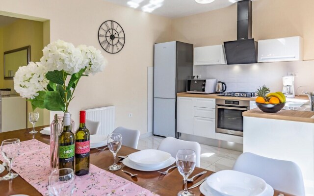 Awesome Apartment in Pula With Wifi and 5 Bedrooms