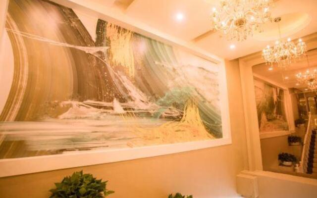 Wei'erdun Hotel (Shenzhen Bao'an Lingzhi Metro Station)