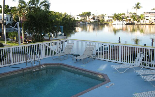 The Holiday Court Villas and Suites