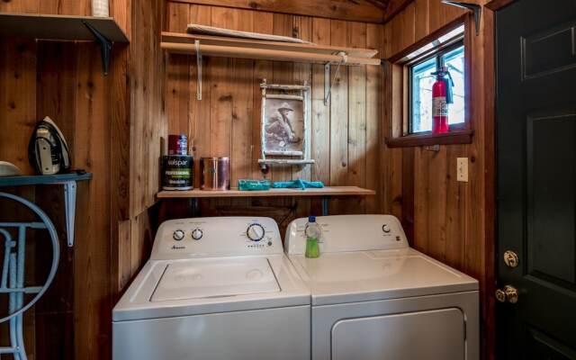 3 Bears Cabin - Two Bedroom Cabin