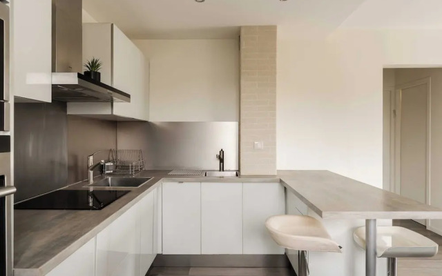 Renovated Apartment Sleeping 6 - Pool and Tennis