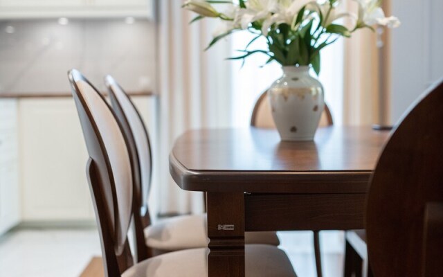 P And O Apartments Solec 15