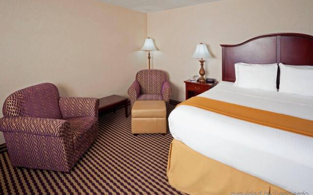 Holiday Inn Express Paramus