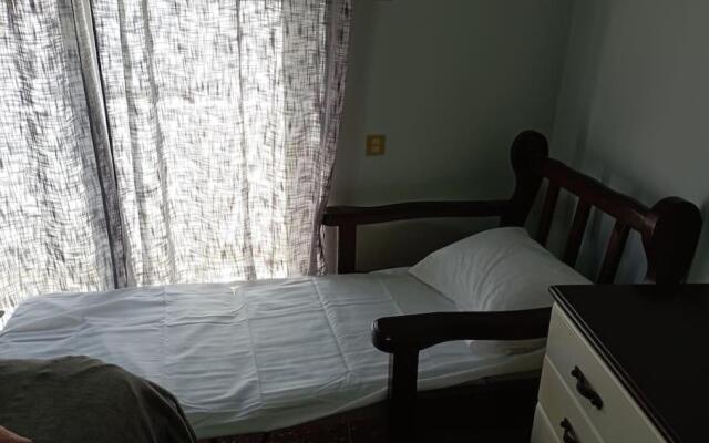 ΤΟ ΔΙΑΜΕΡΙΣΜΑ ΤΗΣ ΜΑΙΡΗΣ or MARY'S APARTMENT