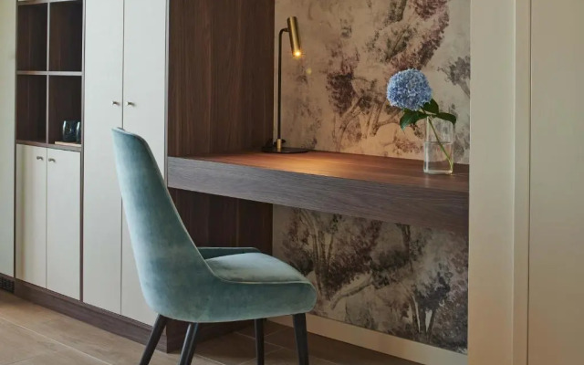 Vista Lakefront Boutique Hotel
