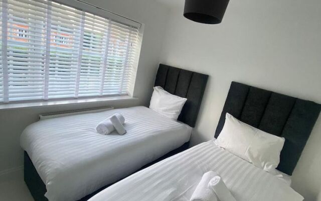 New Build Dickins Heath