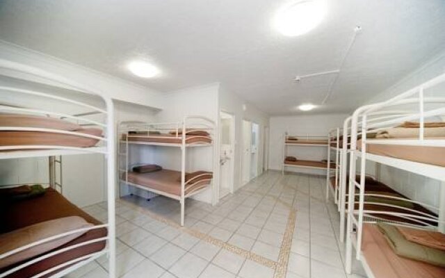 Airlie Waterfront Accomodation - Hostel