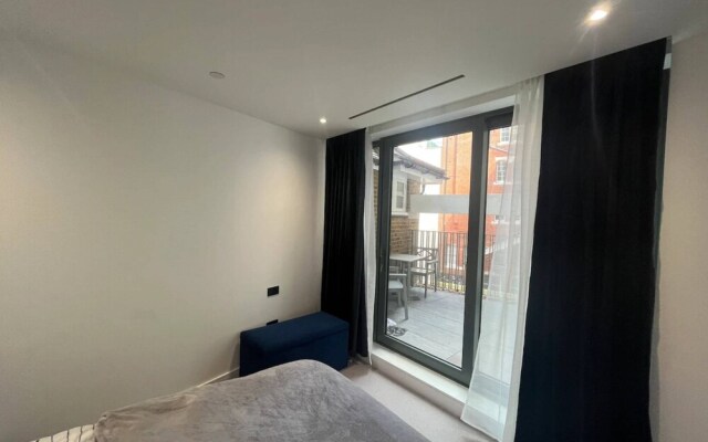 Beautifully Designed 2BD Flat - Borough