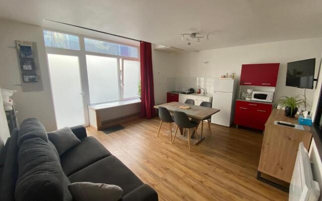 Joli T2 dans une maison de village