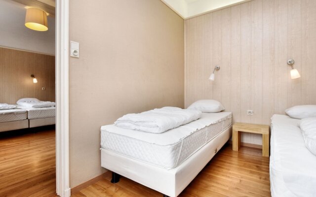 Beautiful, Authentic Group House With Modern Amenities in Mondain Spa