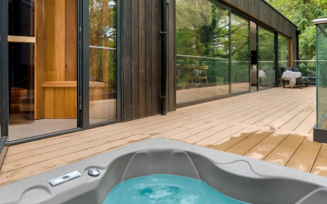 Fawns Keep - Hot Tub and Sauna Retreat