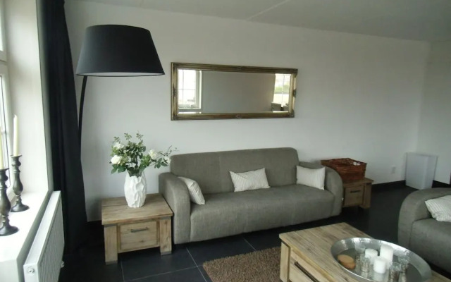 Holiday Home Built in Zaanse Style, Near Alkmaar