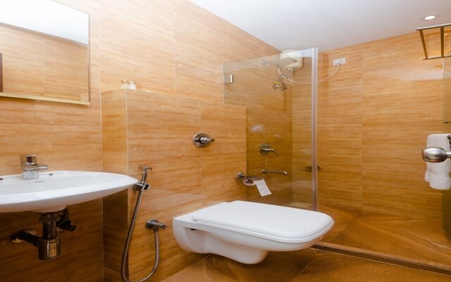 Capital O 29704 Regal International