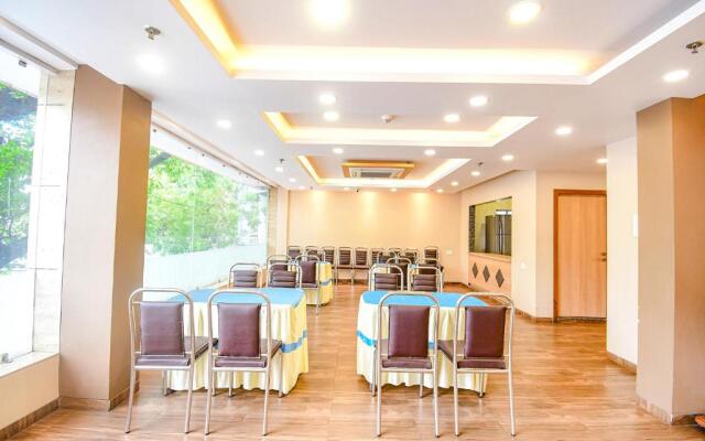 Fabhotel Stay Inn International