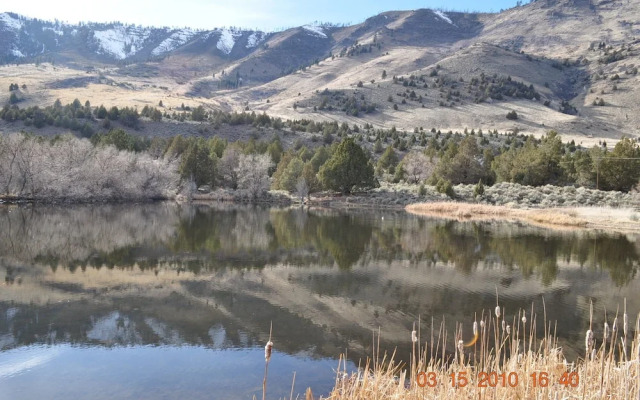 The Lodge at Summer Lake