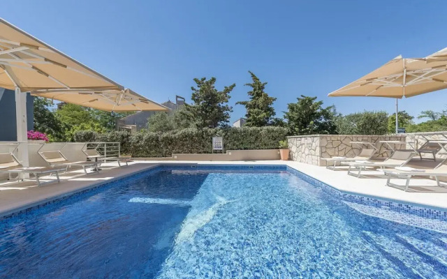 Deluxe apartments Dyana