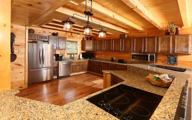 Picture Perfect 7 Br cabin by RedAwning