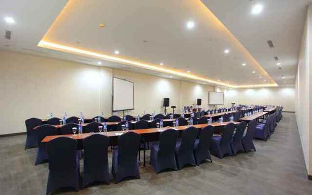 Grand Whiz Megamas Manado