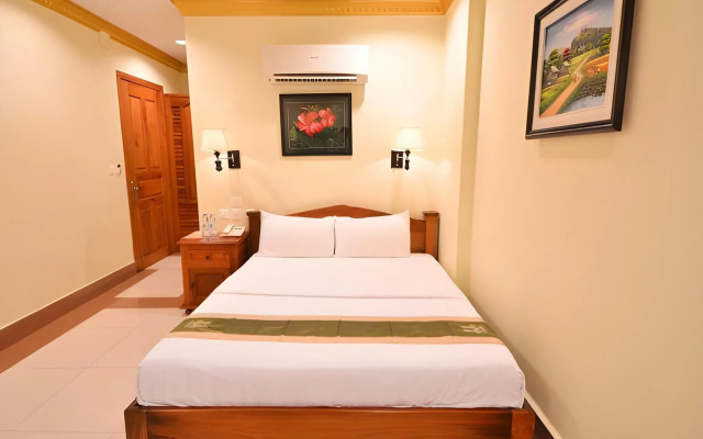 Golden House International Hotel