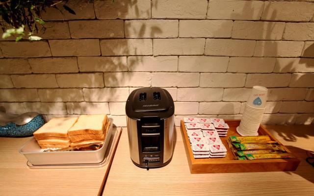 Sungshin Women's University Brown dot