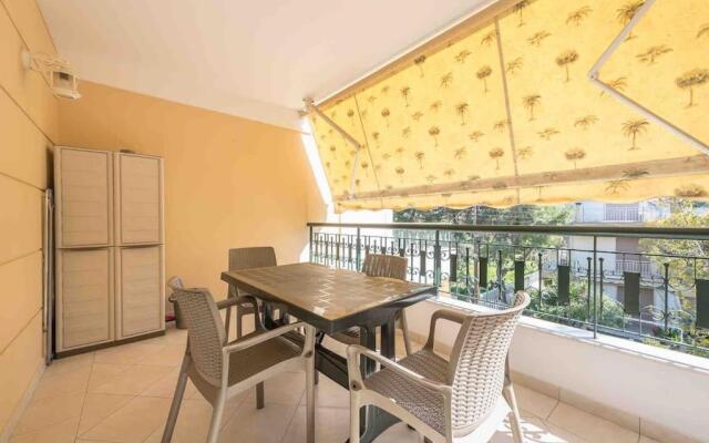 Saronis seaview 2bdr residence 500m from the beach