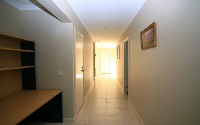 Tropical Winds Apartment Hotel