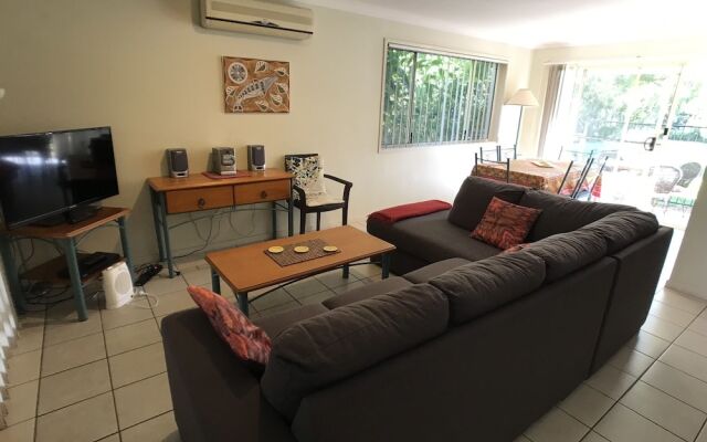 Treetops Lakeside Guesthouse