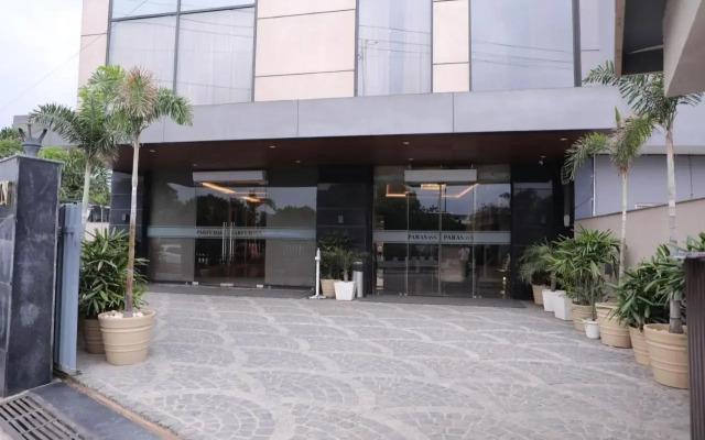 Paras Inn
