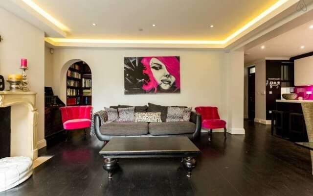 Spacious 4 Bedroom Family Home near Notting Hill