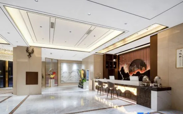 Jinlan'ou Hotel (Pingchang Chunguangyuan Commercial Pedestrian Street Branch)