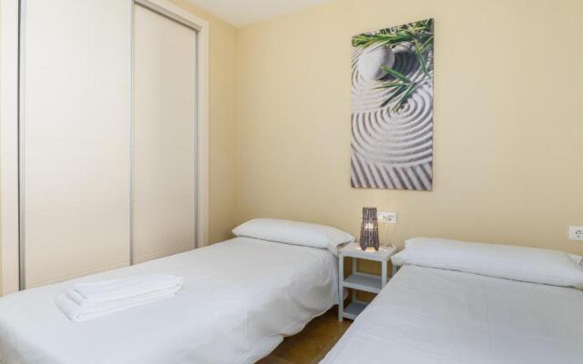 2174-Huge 3 bedrooms with terrace and pool