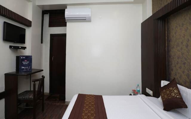 Oyo 11599 Hotel Hi Life
