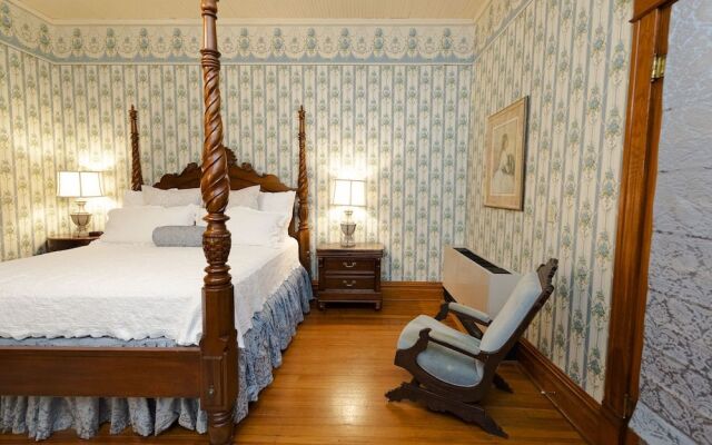 Captain Henderson House