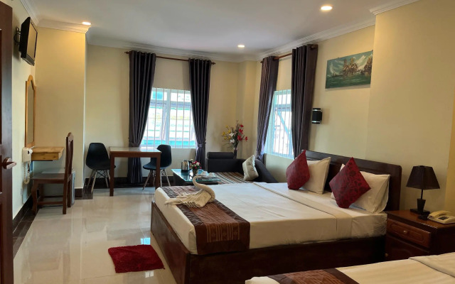 Queen Wood Hotel