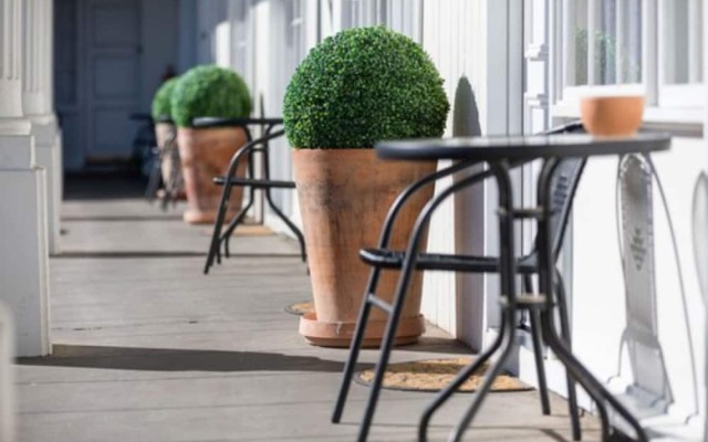 The Club Motel and Apartments