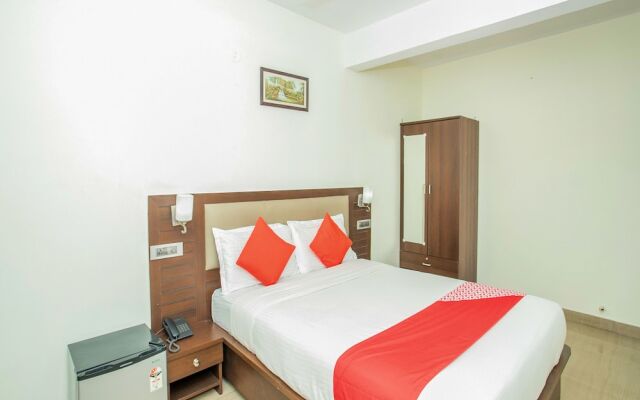 OYO 13170 Sky Suites