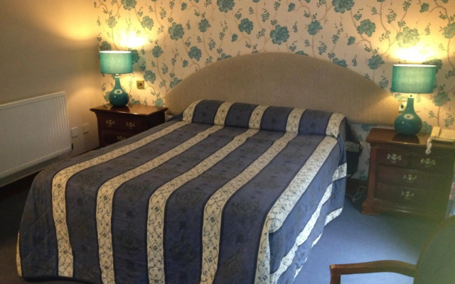 Ty Newydd Country Hotel