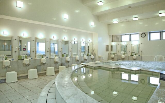 Sauna & Capsule Hotel Dandy – Caters to Men