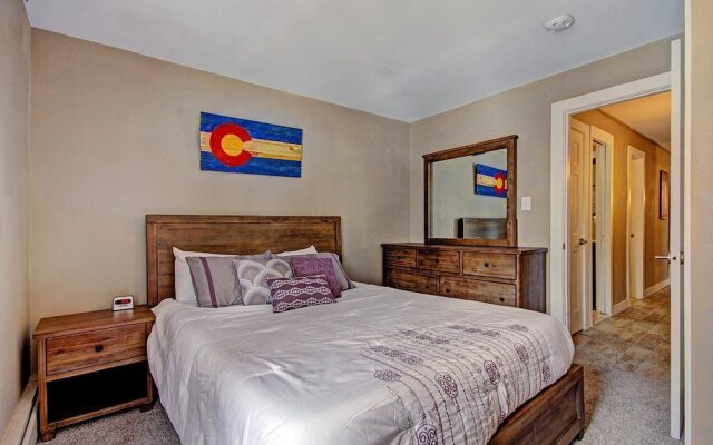 Peak 8 Ge E35 2 Bedroom Condo by RedAwning