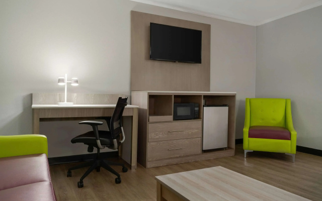 La Quinta Inn by Wyndham Birmingham - Inverness