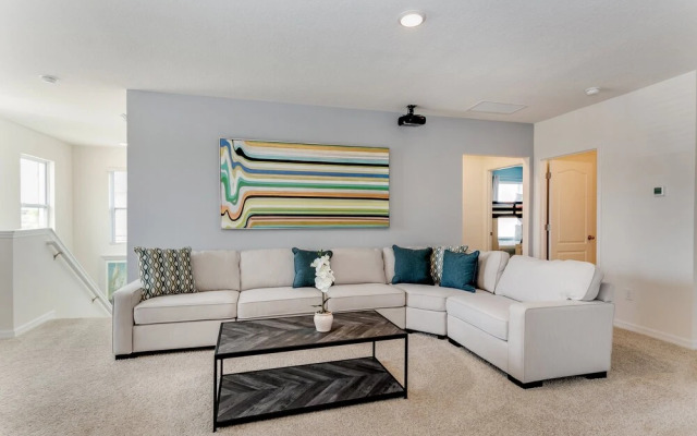 Oakwood Stree Villa Solterra 7041