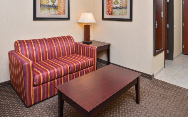 Holiday Inn Express Hotel & Suites Portland-Jantzen Beach, an IHG Hotel