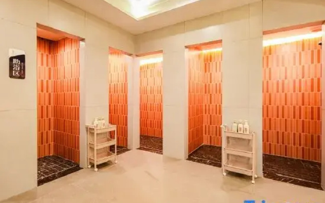 Guanlan Yue Hot Spring Holiday Hotel