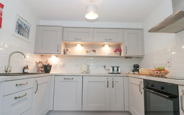 White Rose Apartment