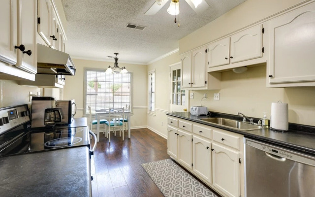 Southaven Vacation Rental ~ 10 Mi to Graceland!