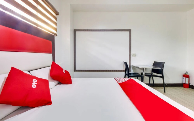 OYO 895 Golden Majestic Pension Inn