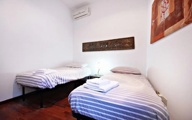 Amazing Attic In With Terrace In Fontana Di Trevi