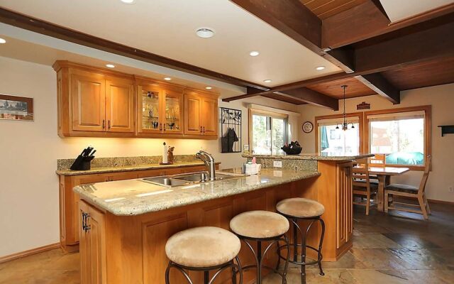 Bear Tree Hideaway 1510 by RedAwning