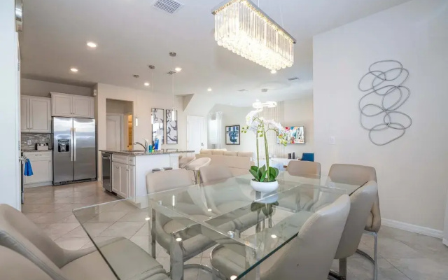 7392 Luxury Family Home 5BD Near Disney