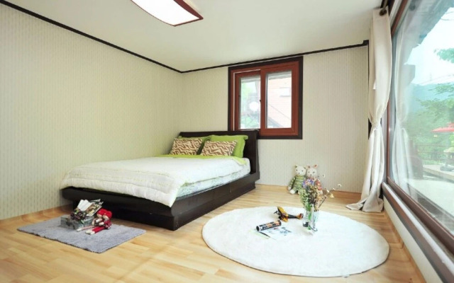 Yangyang Beopsusanjang Pension